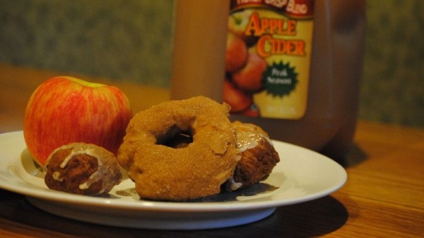 Bdubbs Bakes: Apple cider donuts