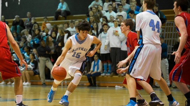 Point guard Max Steinhorn dribbles the ball in a game against Wootton. The boys won, 59-39. Photo by Billy Bird.