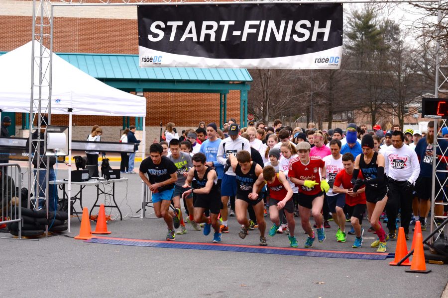 Runners begin the Red Rush 5k, which took place last Sunday to raise money for LLS. Photo by Michelle Jarcho.