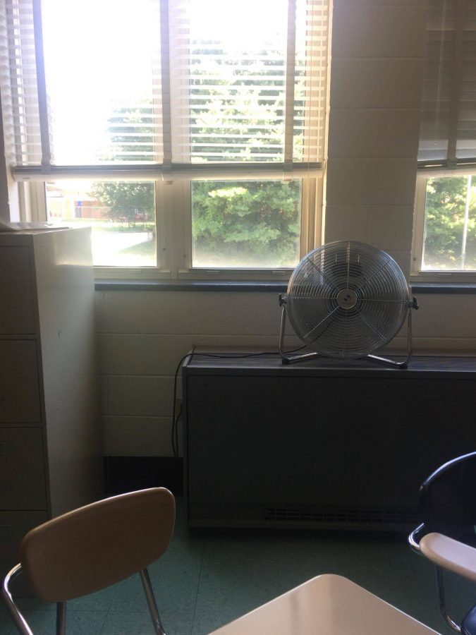 Until the air conditioning units are repaired, may teachers are relying on fans to keep the classroom cool. Photo by Lily Friedman.