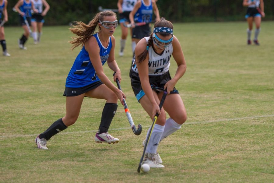 Clare Hisle pushes past her defender. Photo by Jefferson Luo.