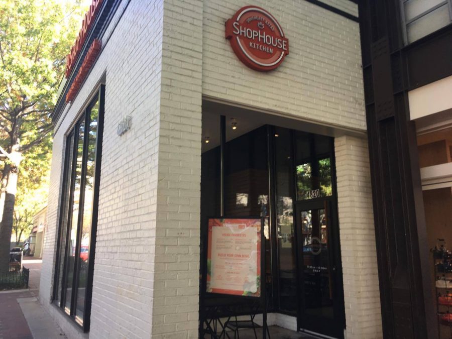 The downtown Bethesda restaurant Shophouse held a special promotion where library card holders could get a free meal on Tuesdays. Photo by Aiden Lesley.
