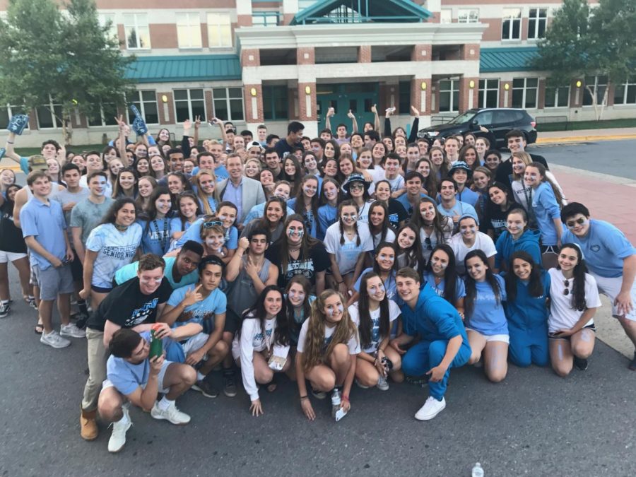 Rising seniors unite at Senior Night. SGA planned the new event for rising seniors to take pictures, hang out and celebrate senior year. Photo courtesy Andie Silverman. 