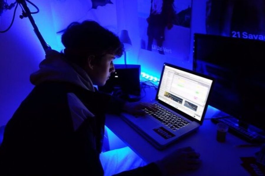 Sophomore Leo Ritter produces beats at his computer. Ritter, known as Nardobeatz, has over 120,000 plays on his SoundCloud account. Photo courtesy Leo Ritter.
