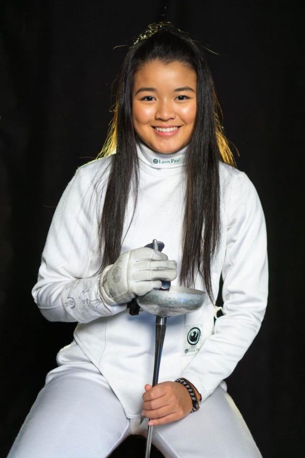 Fencing+helps+sophomore+Sarah+Tong+let+her+guard+down