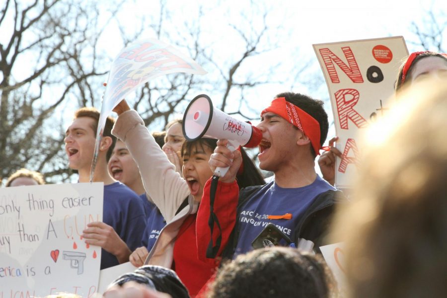 MoCo Students for Change members led thousands of local middle and high school students in a walkout Mar. 14. The walkout was in support of a bill in the Senate that would require background checks for all gun purchases.
