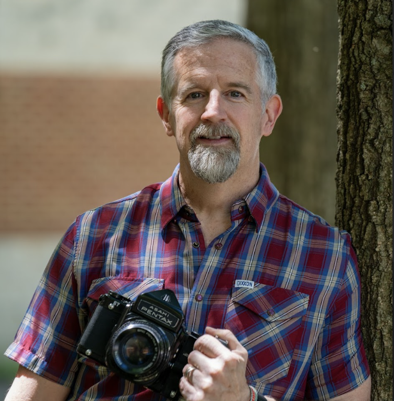Photo teacher Michael Seymour retires after 19 years at Whitman
