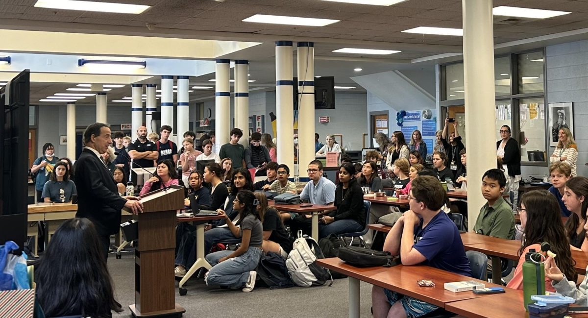 Jamie Raskin visits Whitman to discuss careers in government, policy