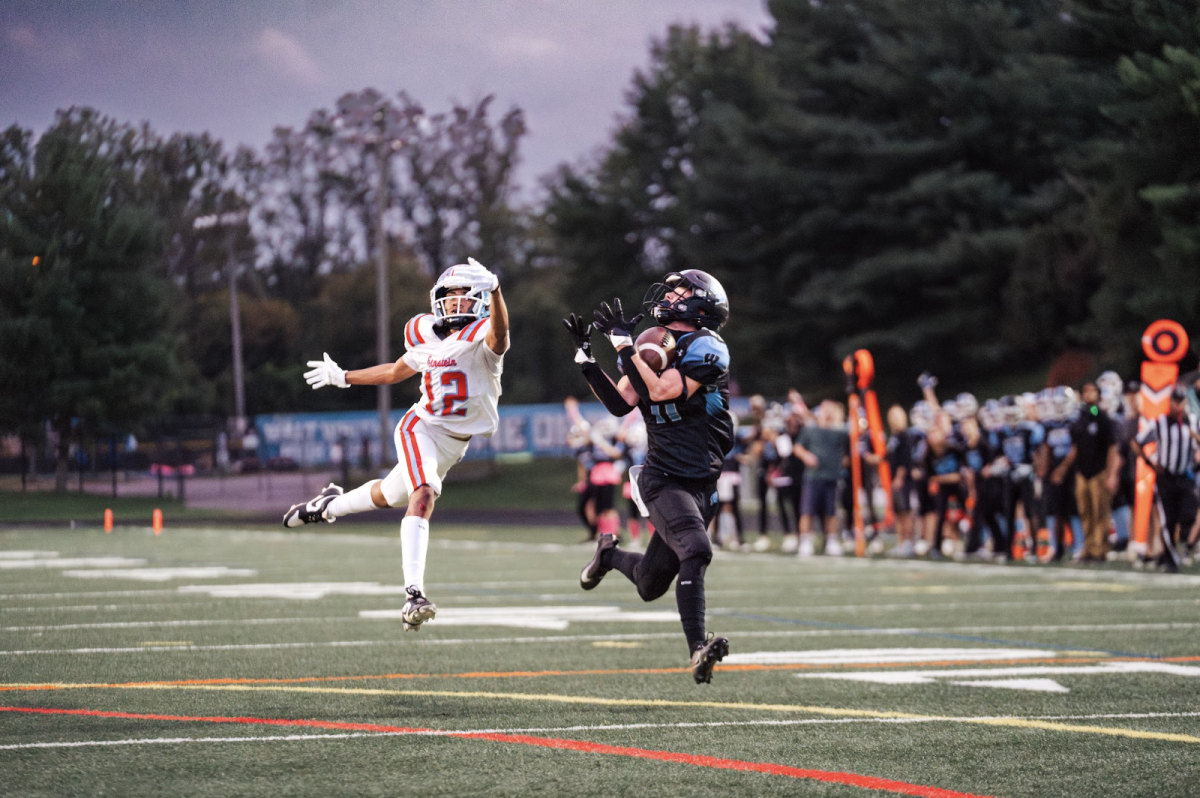 Football dominates Einstein 42–10 on Homecoming