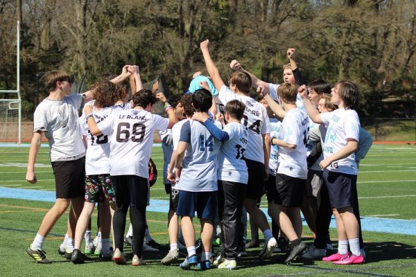 Ultimate is a non-contact disk sport that shares many elements with other common sports, including American football.